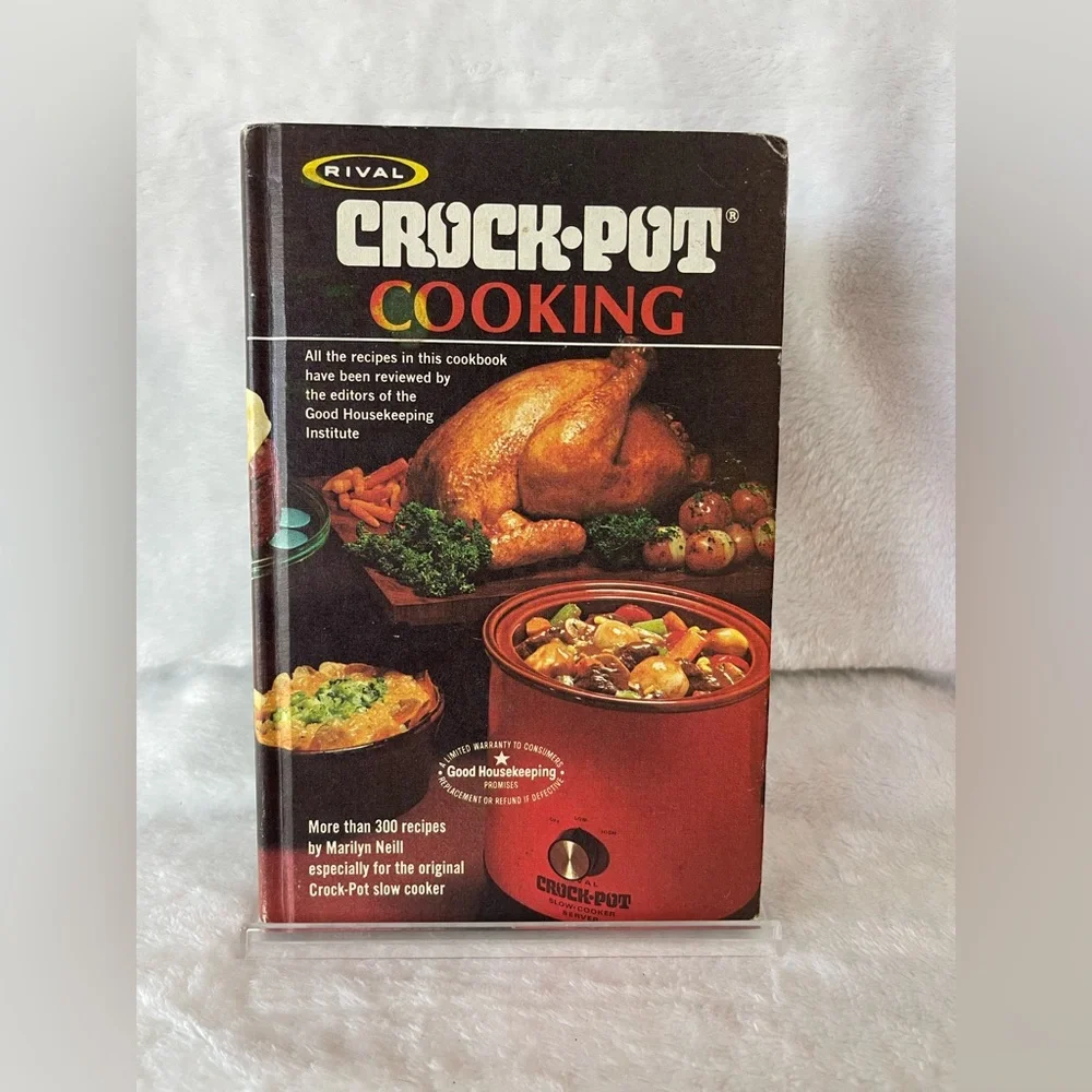 Crock-Pot Cooking cookbook by Marilyn Neill vintage 1975 edition by Golden Press